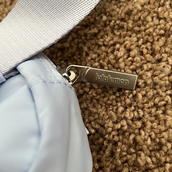 BRAND NEW LULULEMON BELT BAG - Picture 11 of 11